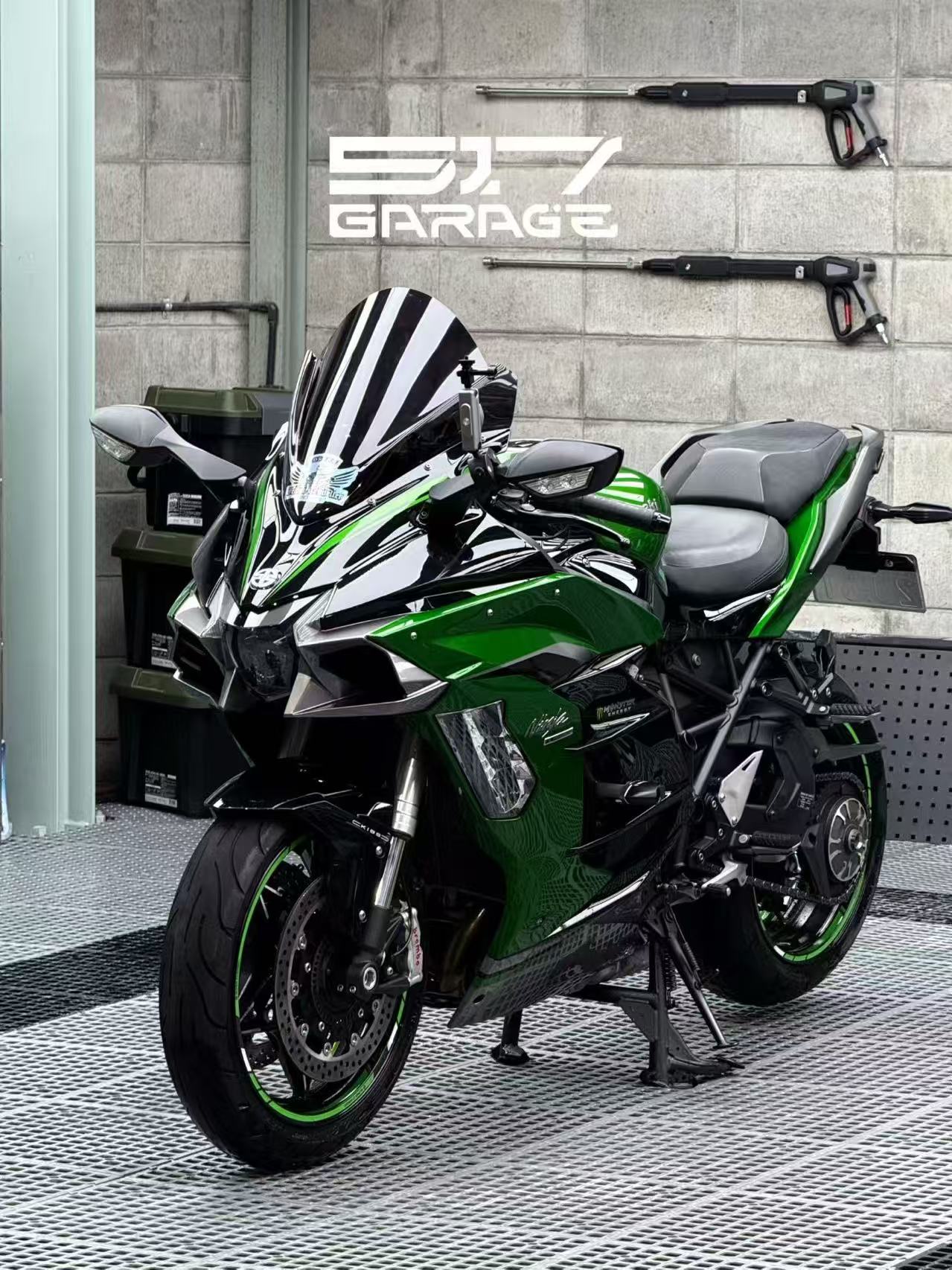 517 GARAGE space 1